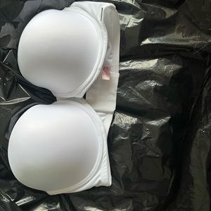 Like new white strapless La vie en rose bra